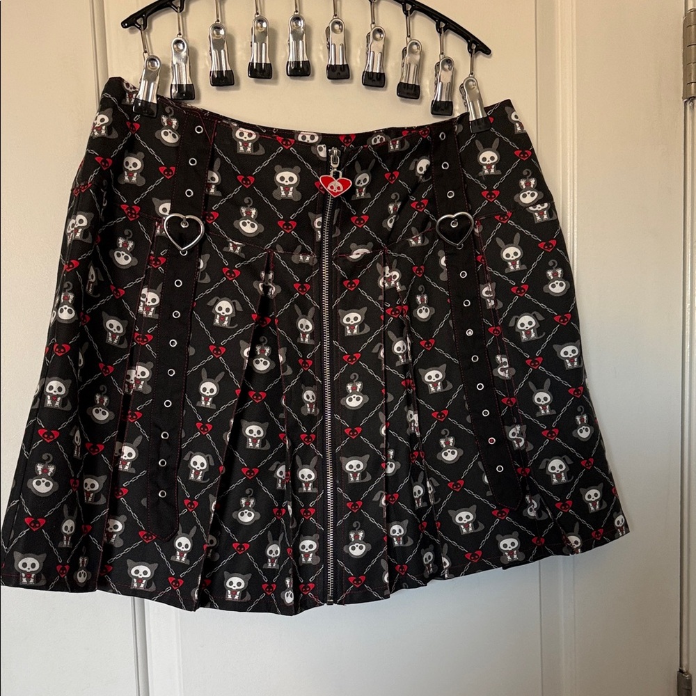 Hot Topic Black and Red Skull Mini Skirt
